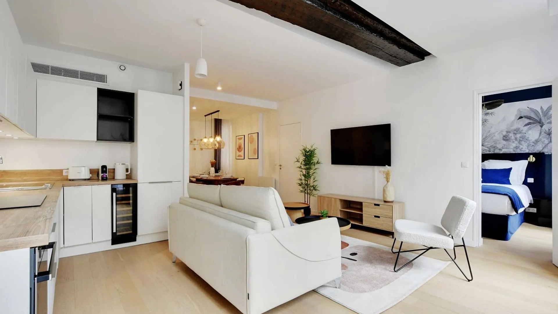Modern - 2br-6p - In Heart Of Le Marais Paris